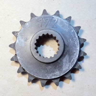 Ozubené kolečko 17 Zubů APRILIA CAPONORD/RSV 2/TUONO V2