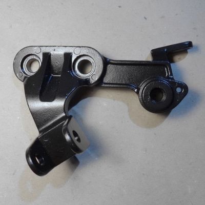 Držák stupačky řidiče pravý APRILIA PEGASO