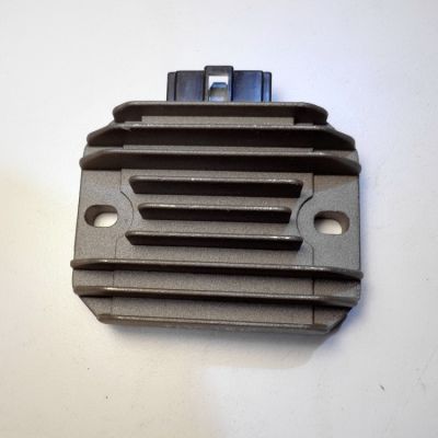 Regulátor dobíjení SCARABEO 125/200